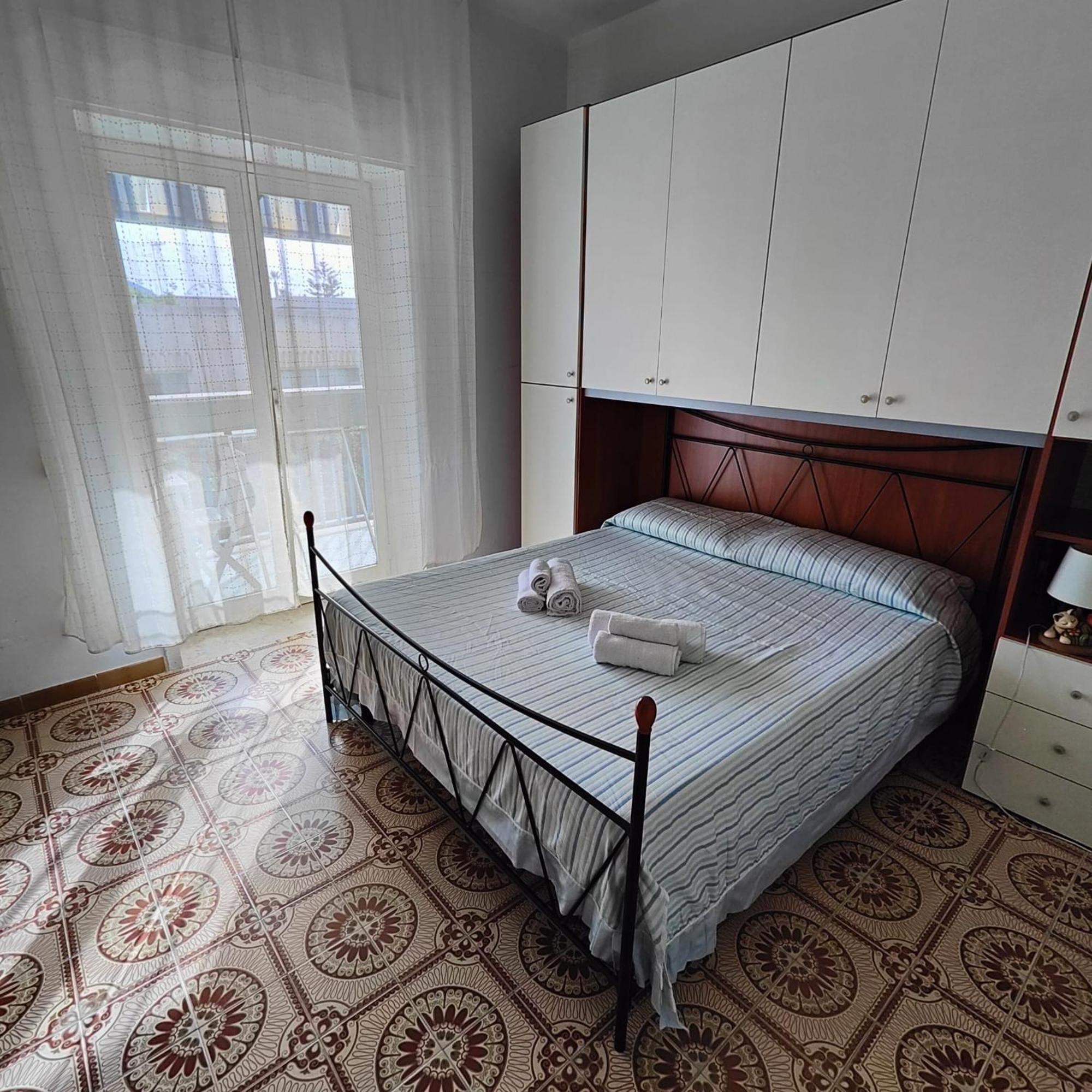 Lungomare Vazzana Apartment Cefalu Exterior photo